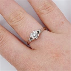 Single stone round brilliant cut diamond, heart shaped ring, stamped 18ct Plat