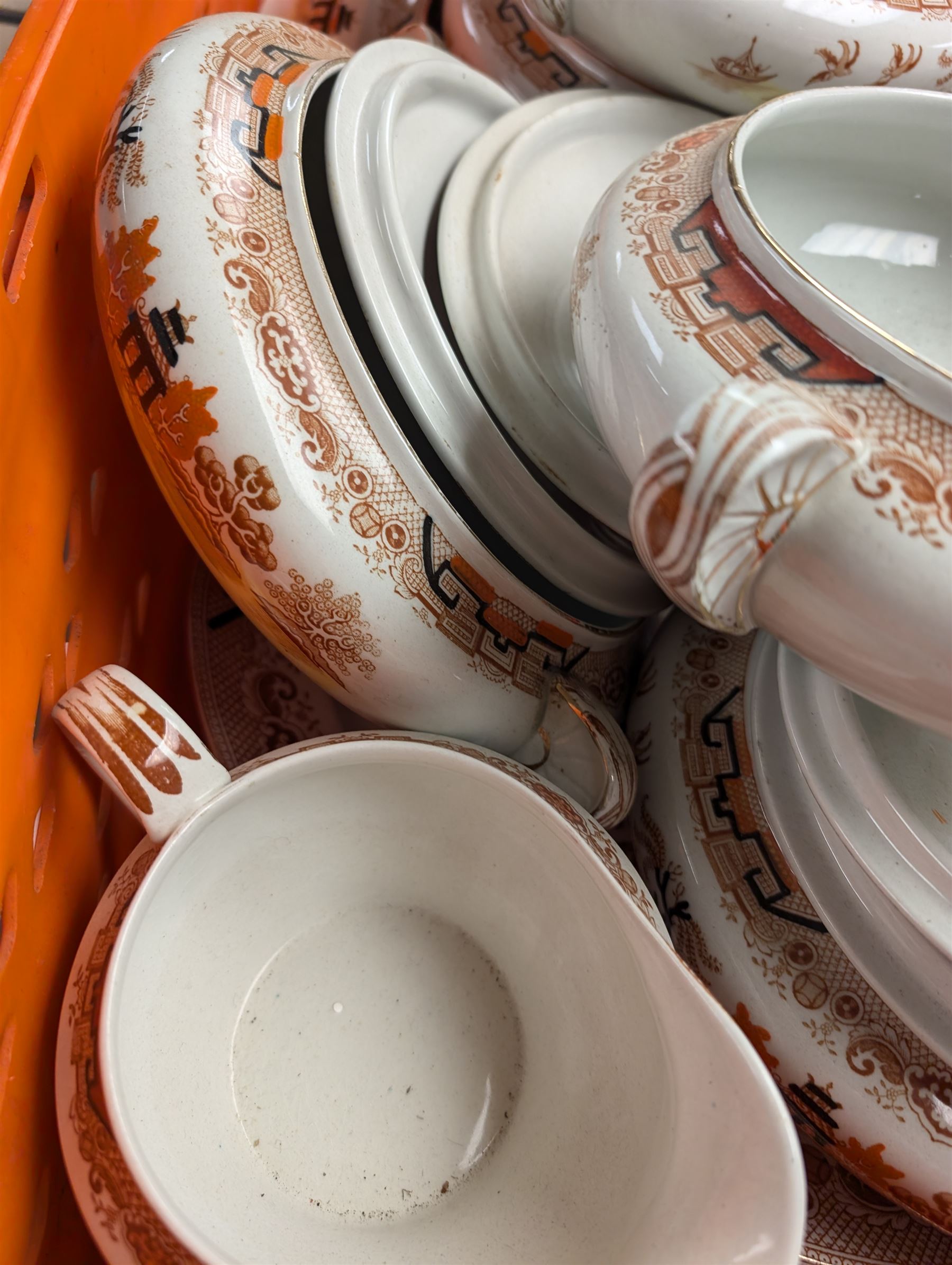 Gibson & Sons Willow pattern dinner wares, including tureens
