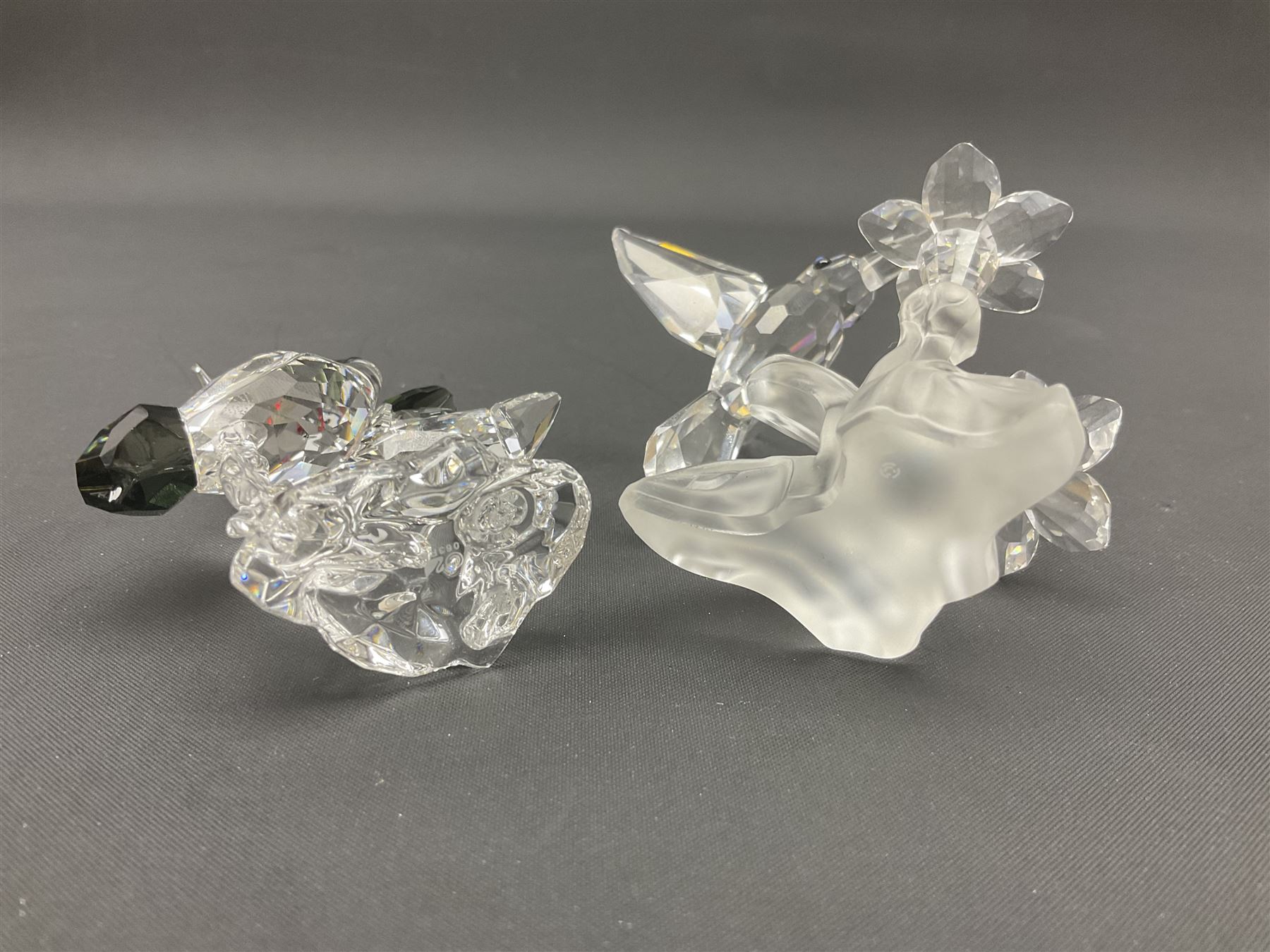 Fourteen Swarovski Crystal bird figures, to include toucan, mandarin duck, swans, parrot, cranes etc 