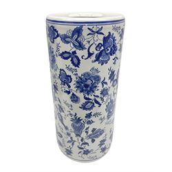 Blue and white umbrella/stick stand decorated with a floral pattern, H46cm