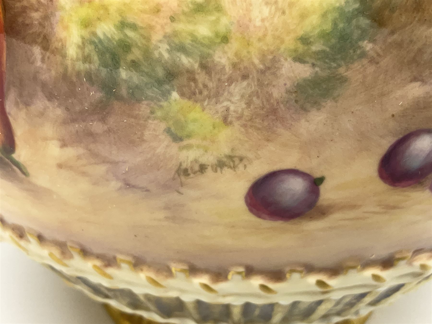 Mid 20th century Royal Worcester potpourri vase and cover decorated by Alan Telford, of ovoid form with inner cover and pierced gilt outer cover with bud finial, upon short gilt circular foot, the body part moulded with basket weave bands in gilt and bronze, and hand painted with a still life of fruit upon a mossy ground, signed Telford, with black printed mark beneath and painted shape number 1286, H25.5cm