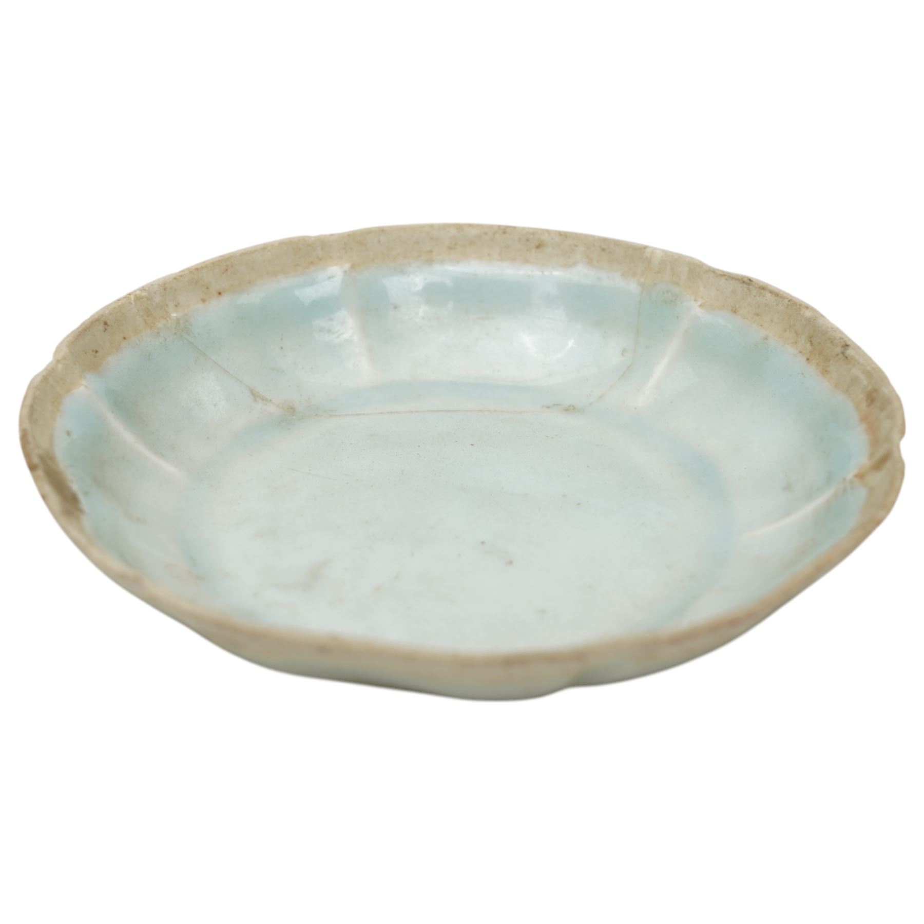 Chinese Song dynasty Qingbai petal shape shallow dish with unglazed border D11cm