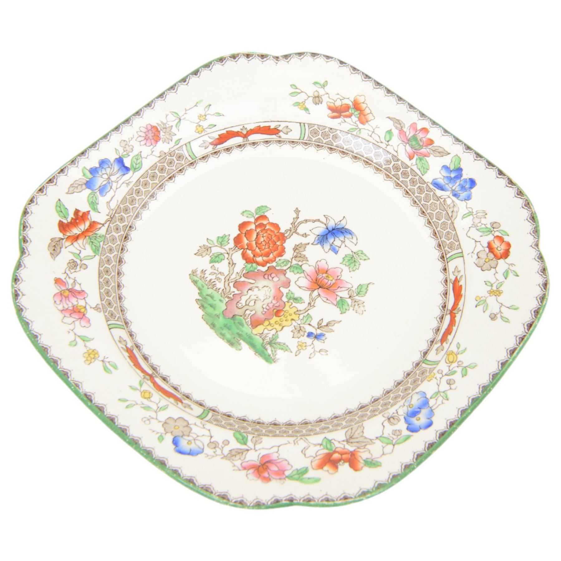 Copeland Spode Chinese Rose pattern extensive tea and dinner service, including eighteen dinner plates, twenty two desert plates, twenty cups and saucers, teapot, coffee pot, platters etc  