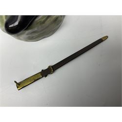 Royal Doulton Figure, Lord Olivier as Richard III, HN2881, limited edition 417/750, with certificate of authentication and original box, H28cm 