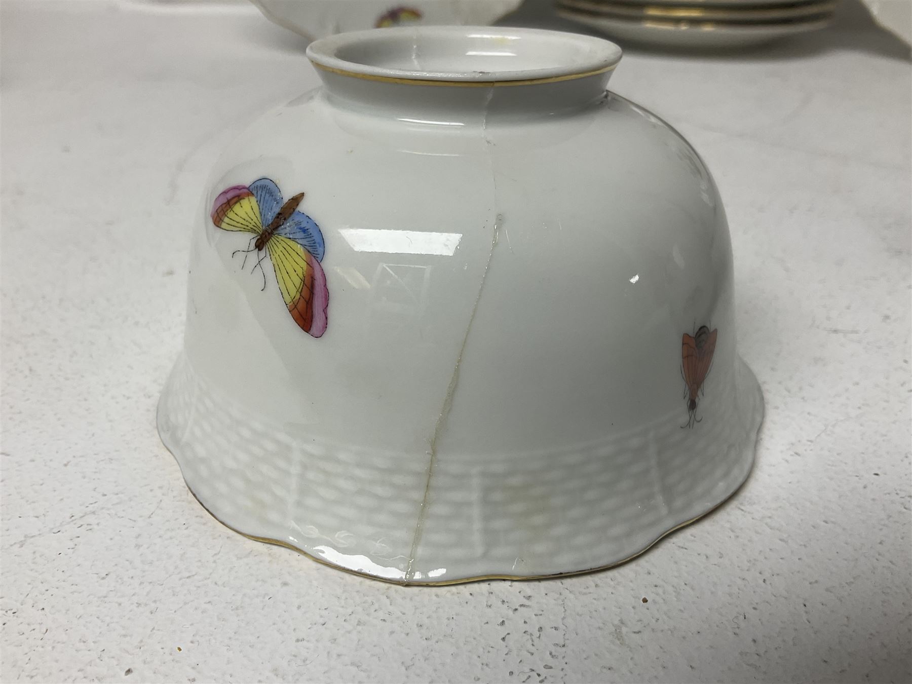 Herend of Hungary Rothschild bird pattern, part tea service, comprising two large teacups and saucers, two teacups and three saucers, milk jug, sugar bowl, five dessert plates and two side plates (18)