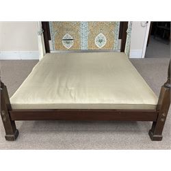 Early 20th century Chippendale style mahogany four poster bed, projecting dentil cornice with egg and dart mouldings and blind fretwork frieze, tapering reeded supports, with bed base