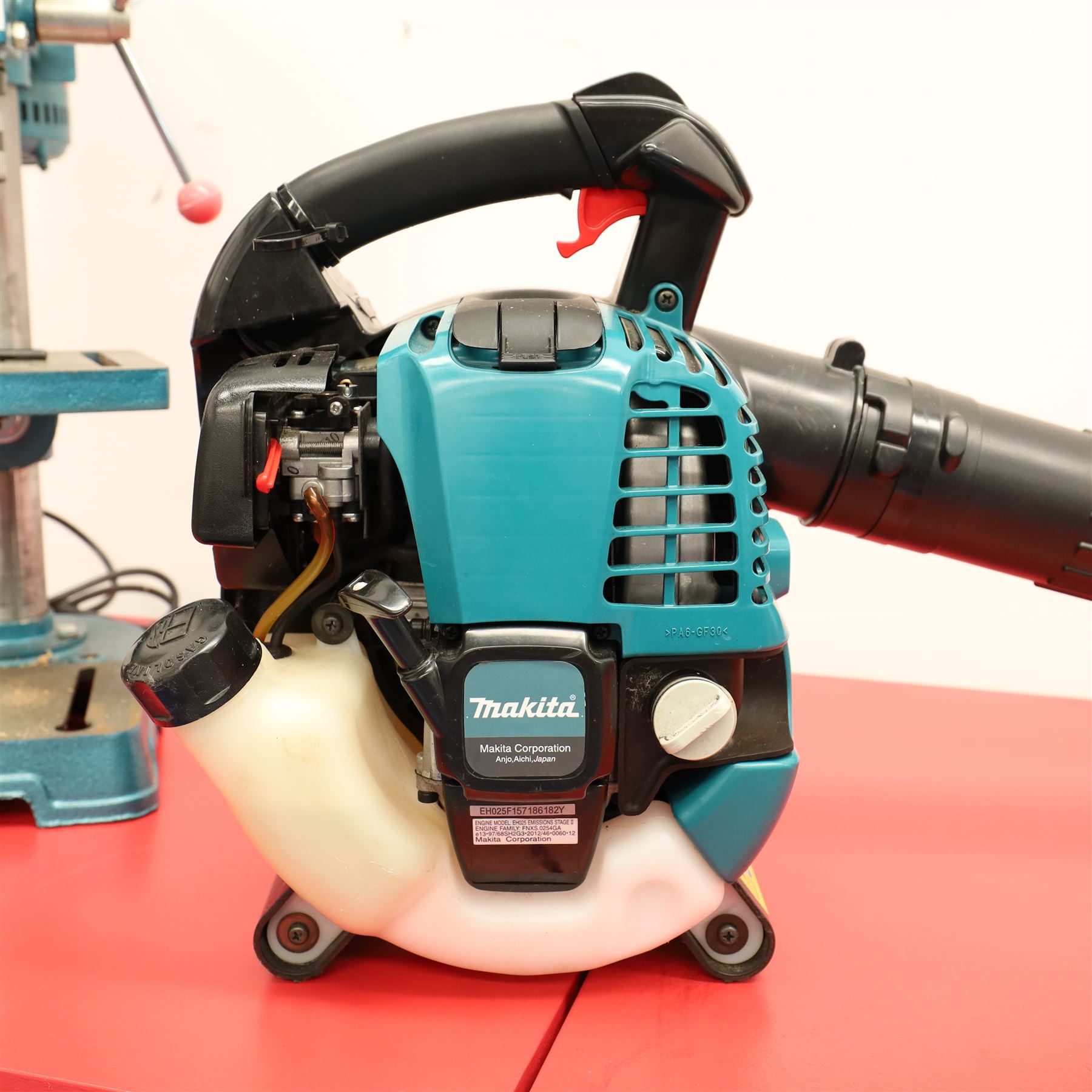 Makita BHX2501 4-stroke petrol leaf blower