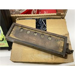 Daiwa 7700A fishing real, together with ice skate blades, pen nibs and other collectables 