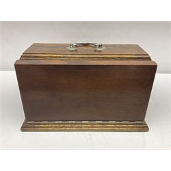 Silver plated canteen of kings pattern cutlery, house in oak canteen of trapezium form 