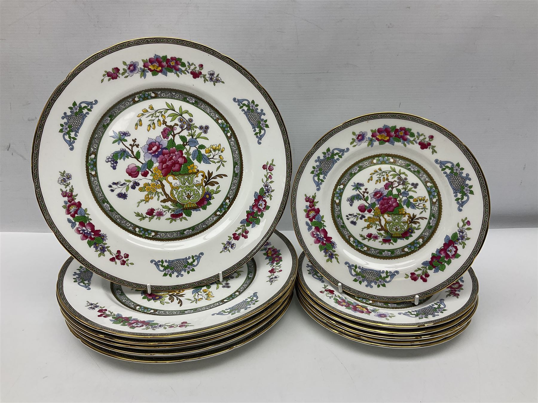 Paragon Tree of Kashmir part tea and dinnerwares service for six, comprising dinner plates, side plates, teacups and saucers, milk jug and open sucrier (26)