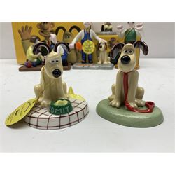 Six Coalport Characters Wallace and Gromit figures, comprising Ready for Takeoff, Woolshop Encounter, Do Something Gromit, Shaun's New Coat, More Cheese Gromit and Happy Birthday Gromit, two with original boxes 