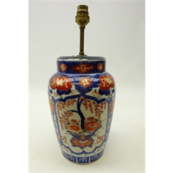  Japanese Meiji period vase converted to a table lamp decorated in the Imari pallet, H25cm   