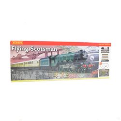 Hornby '00' gauge electric train set R1039 'Flying Scotsman', including LNER Flying Scotsman locomotive, three LNER composite coaches, LNER brake composite coach, track and controller, boxed