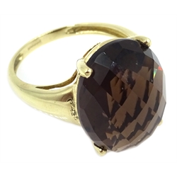  9ct gold oval smoky quartz dress ring, hallmarked  