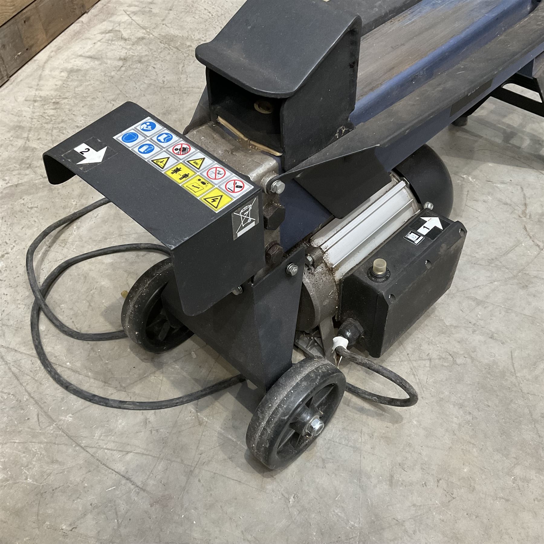 Einhell electric log splitter BT-LS 44