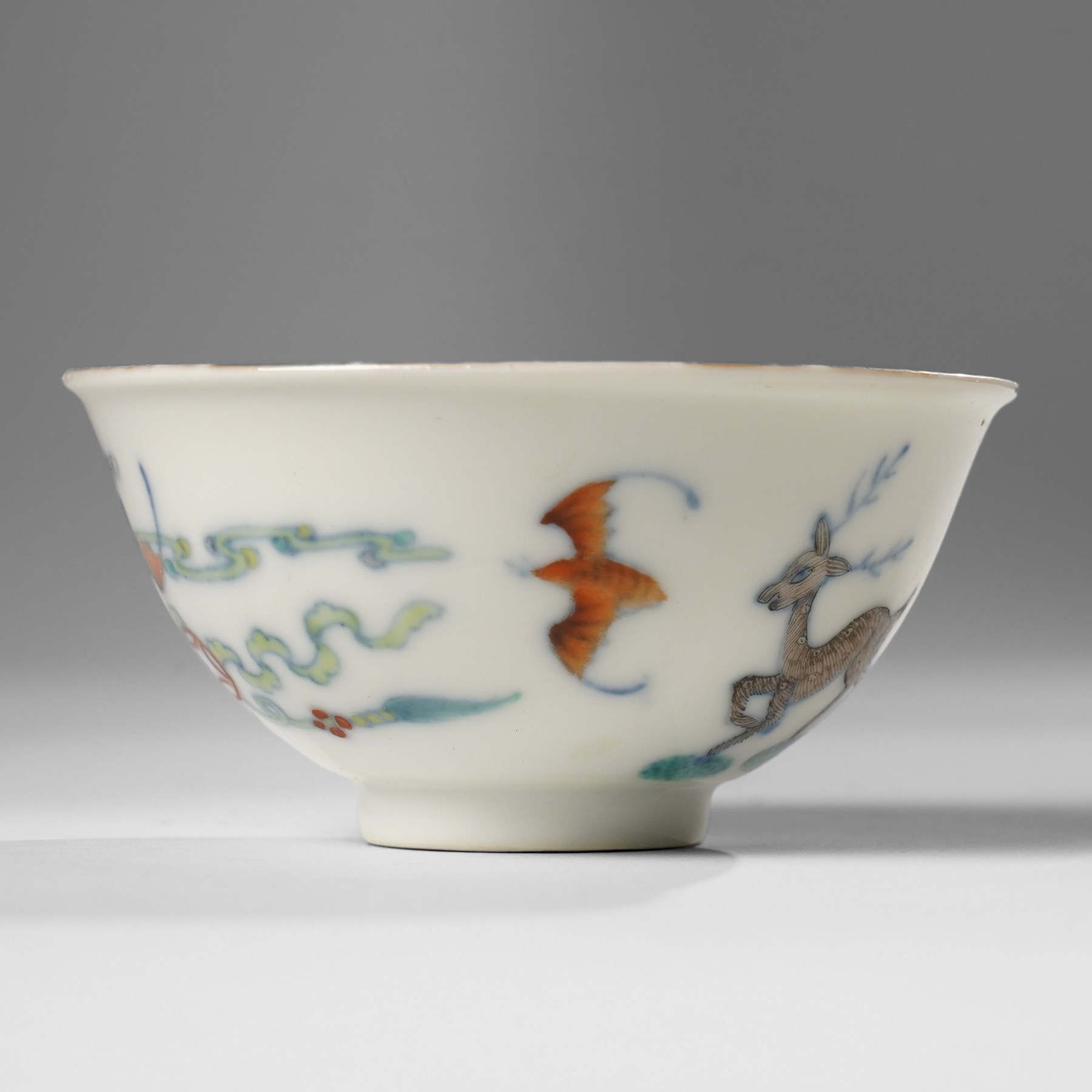 Chinese tea bowl painted with bats and deer, six character Guangxu mark to base, D9.5cm H5cm
