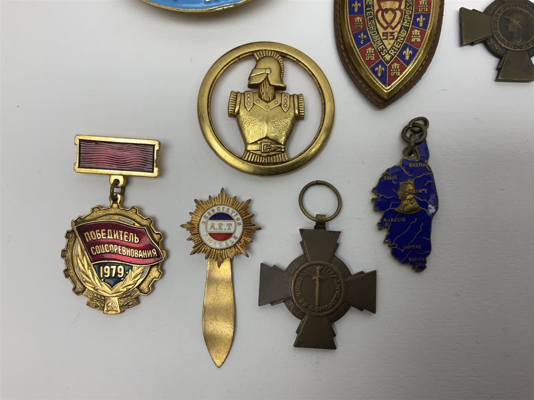 Five WW1 French medals comprising Medaille Militaire Gallantry Award, two Croix de Combattant, Medaille Commemorative Francais 1914-18 and a Patriotic Medal; together with small quantity of Russian badges etc