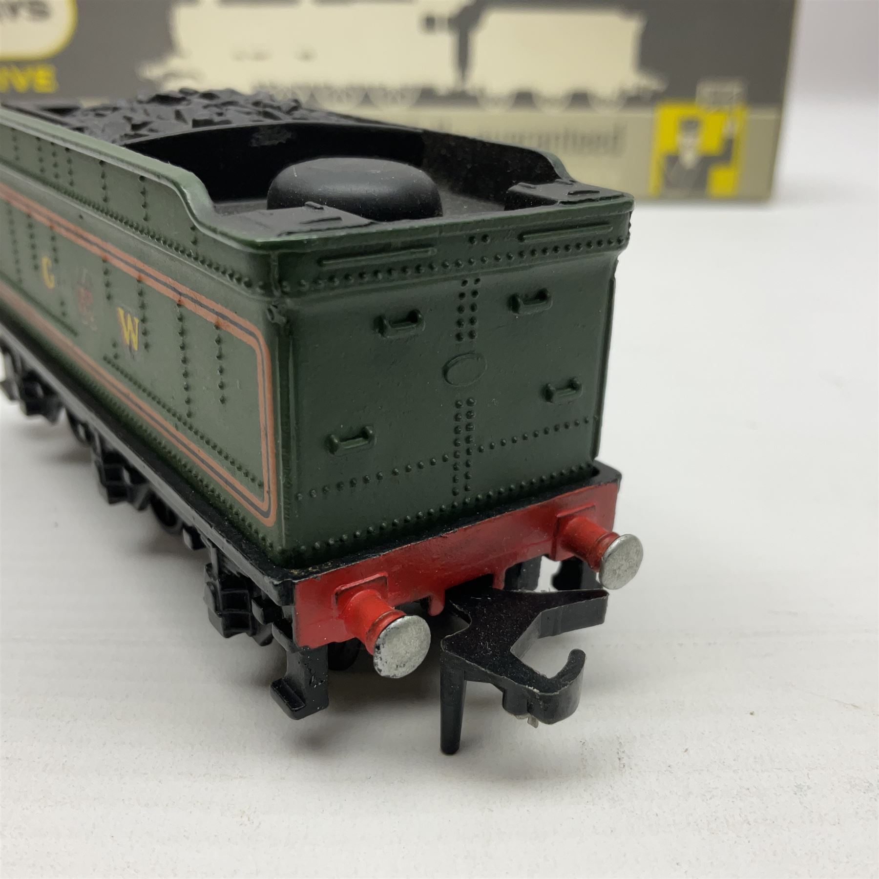 Wrenn '00' gauge - Rebuilt Bulleid Pacific Merchant Navy Class 4-6-2 locomotive 'Clan Line' No.35028 in GW Green; boxed with instructions