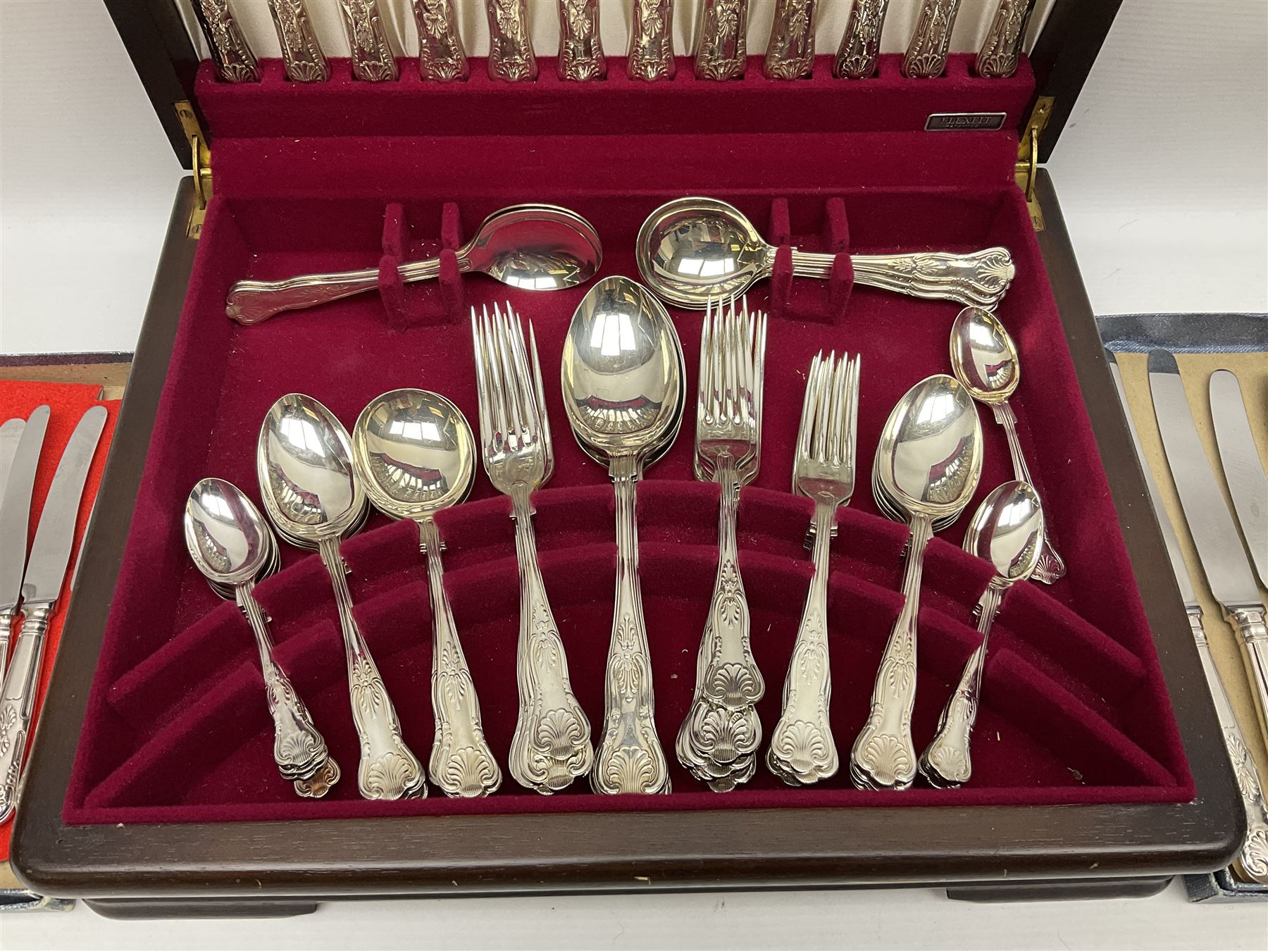 Flexfit canteen of cutlery in Kings pattern, with additional matching flatware  