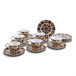 Set of six Royal Crown Derby Old Imari 1128 pattern set of six teacups, saucers and tea plates