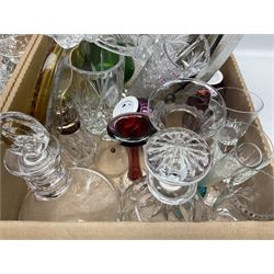 Quantity of glass ware to include art glass sculpture, vase, decanters, drinking glasses, bowls etc, and quantity of various crystal and mineral specimens