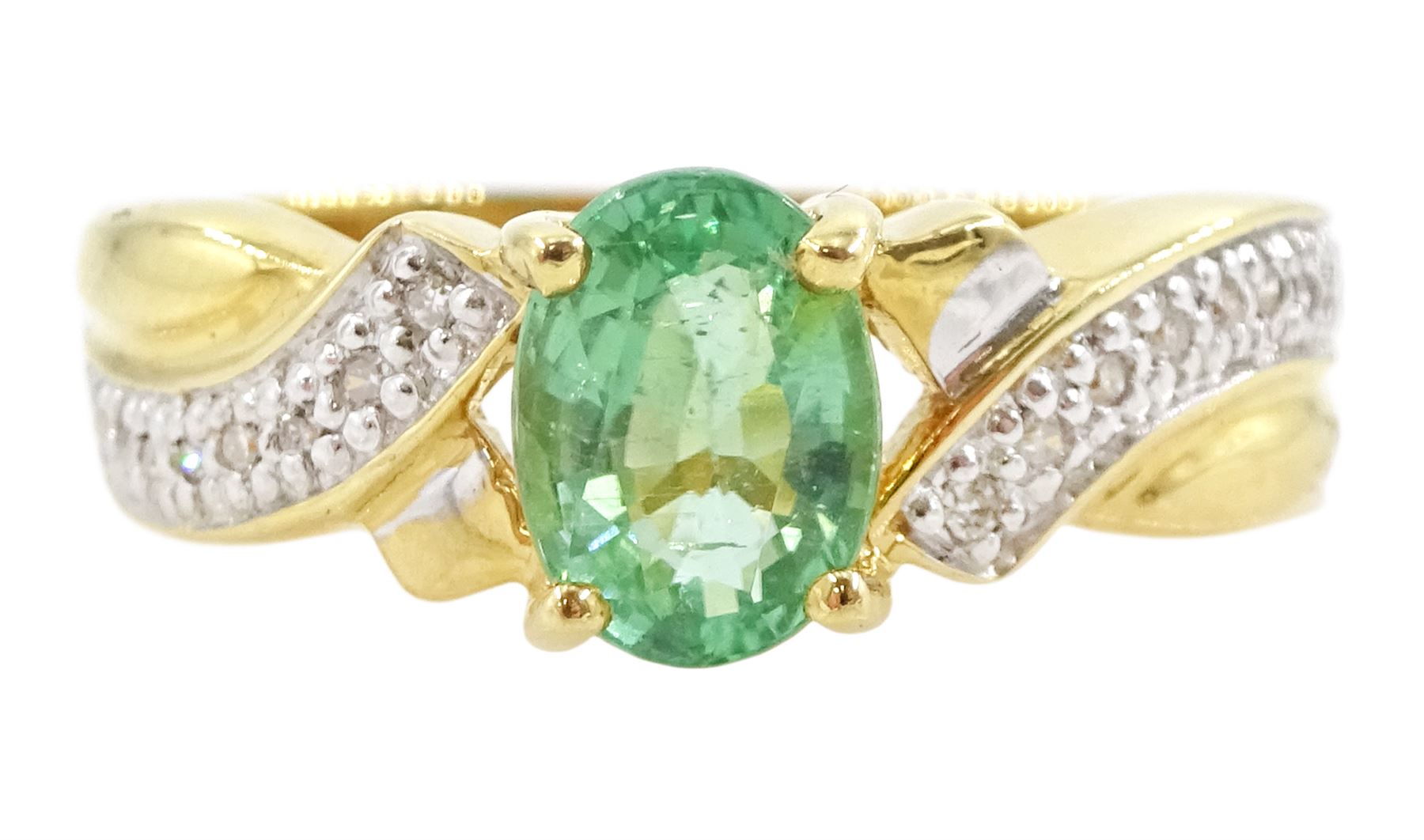 18ct gold single stone oval cut Paraiba tourmaline ring, with diamond set shoulders, hallmarked, tourmaline approx 0.80 carat