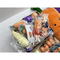 Large ALDI Kevin The Carrot and Katie The Carrot soft novelty toys together with quantity of smaller examples