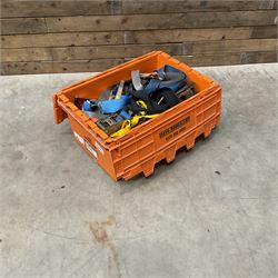 Large Collection of ratchet straps 