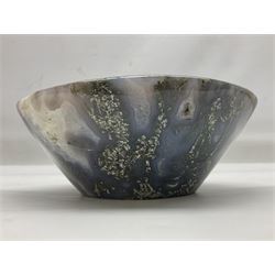 Polished agate bowl, with a shallow concave centre, D19cm, H7cm