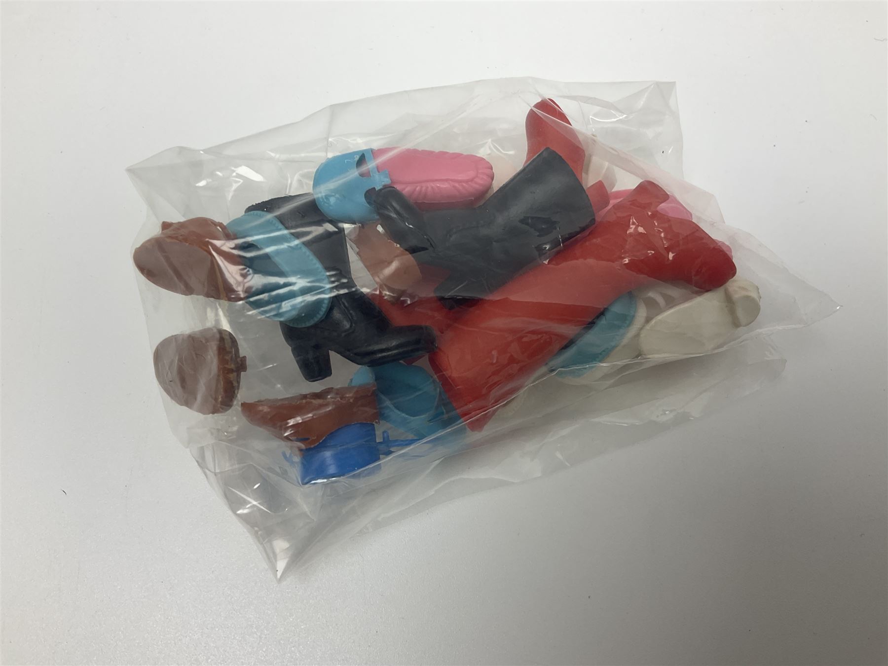 Six fashion dolls by Amanda Jane, Sindy and Barbie with various outfits, clothing and footwear