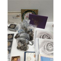 Great British and World coins, including commemorative crowns, 1980 coin year set in plastic display with card outer, two 1999 brilliant uncirculated coin collections, other coins in card folders, pre-decimal coinage, various Bank of England one pound notes, small number of first day covers etc