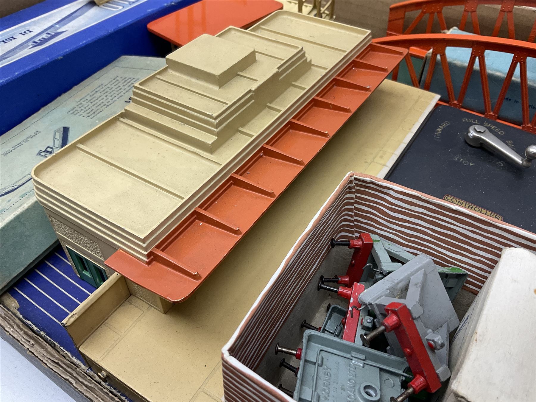 Hornby Dublo - D1 Turntable, D1 Island Platform and D1 Footbridge; all boxed; Through Station, Girder Bridge, signal box, level crossing, footbridge, quantity of buffer stops, power controller etc; unboxed