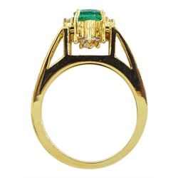 18ct gold round emerald and diamond reversible ring, one side set with an emerald and two diamonds, the other side set with a diamond cluster, stamped 750