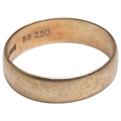 9ct gold wedding band, hallmarked