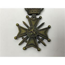 WWI French 1914-1916 Croix de Guerre with MID leaf and ribbon; and WWI Belgian 1914-1918 Croix de Guerre with ribbon (2)