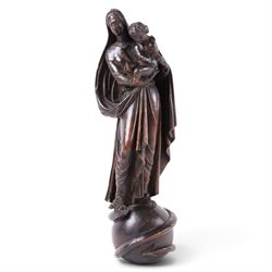 18th century carving depicting the Madonna and Child, H31cm