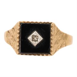 9ct gold black onyx signet ring, hallmarked