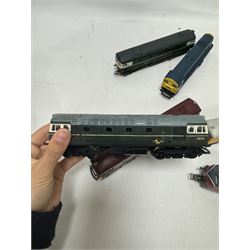 Eight Lima Ho and '00' gauge locomotives, comprising BR Class 20 locomotive no. 20222, re-worked BR Class 33 Bo-Bo locomotive no. D6585, Class 73 Bo-Bo Broadlands no. 73142, Class 73 Bo-Bo EWS locomotive no. 73128, 201640 Class BR no. 221 149-8 DB, Class 26 Bo-Bo locomotive no. D5308, Amtrak 523 diesel locomotive and Class 1400 2-4-0 no. 20215, unboxed