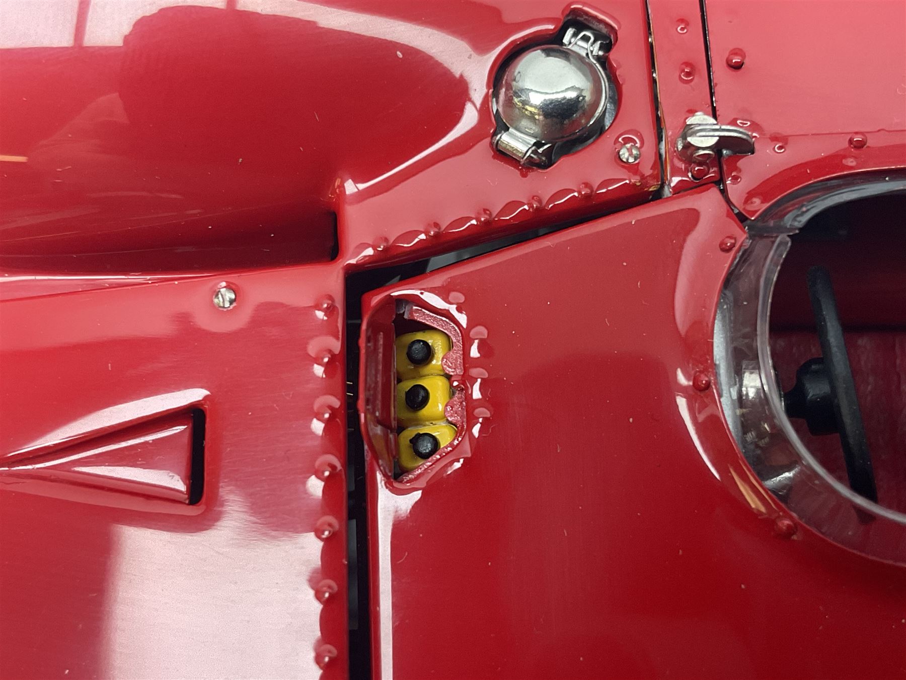 CMC 1:18 Scale Model of a Ferrari 312P Spyder 'Sebring Rennversion, 1969, Start-Nr. 25, Mario Andretti / Chris Amon'; manufactured by CMC Exclusive Modelle; No. M-095. Serie Nr. 1365 with certificate. Fully constructed and out of box with original box, accessories, packaging and paperwork.