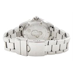 Tag Heuer Aquaracer 300 meters gentleman's stainless steel quartz wristwatch, Ref. WAF112, silvered dial with dagger hour markers and date aperture, on original stainless steel bracelet , with fold-over clasp, boxed with additional links and guarantee card dated 2007