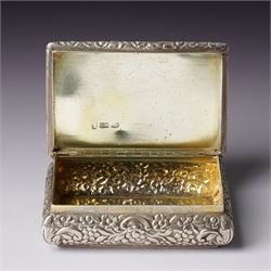 William IV silver snuff box with floral border, gilded interior 8cm x 5.5cm Birmingham 1831 Maker Nathaniel Mills