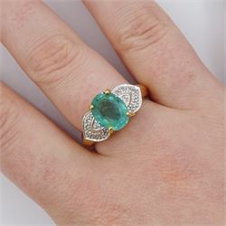 18ct gold Paraiba tourmaline and diamond ring, single oval cut tourmaline of approx 2.15 carat, with diamond set petal shaped shoulders, Birmingham 2006