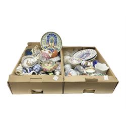 Small Royal Doulton vase, Colclough tea wares and other ceramics and collectables, in two boxes 