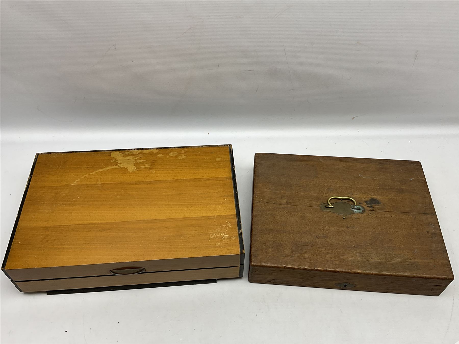 De Montfort cased canteen of silver plated cutlery for six place settings, together with further cased canteen of spoons and forks stamped Bon Marche