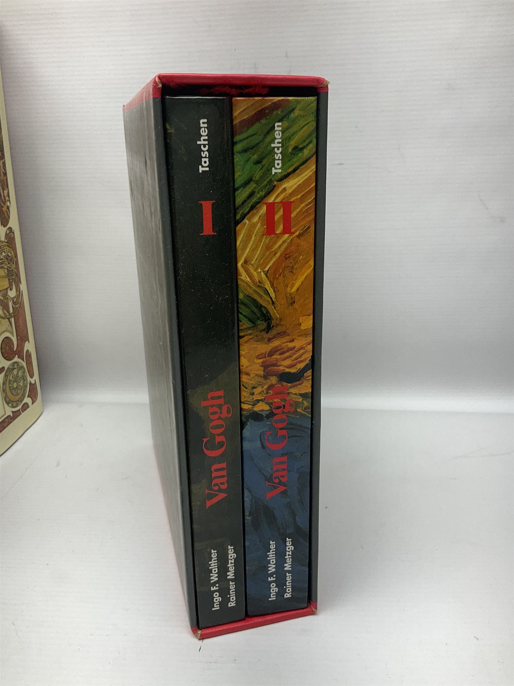 Collection of antiques reference books, mainly art, including The Pre-Raphaelites, Burne & Jones, Van Gough, The Art of Beatrix Potter, Faberge, Princely Treasures etc