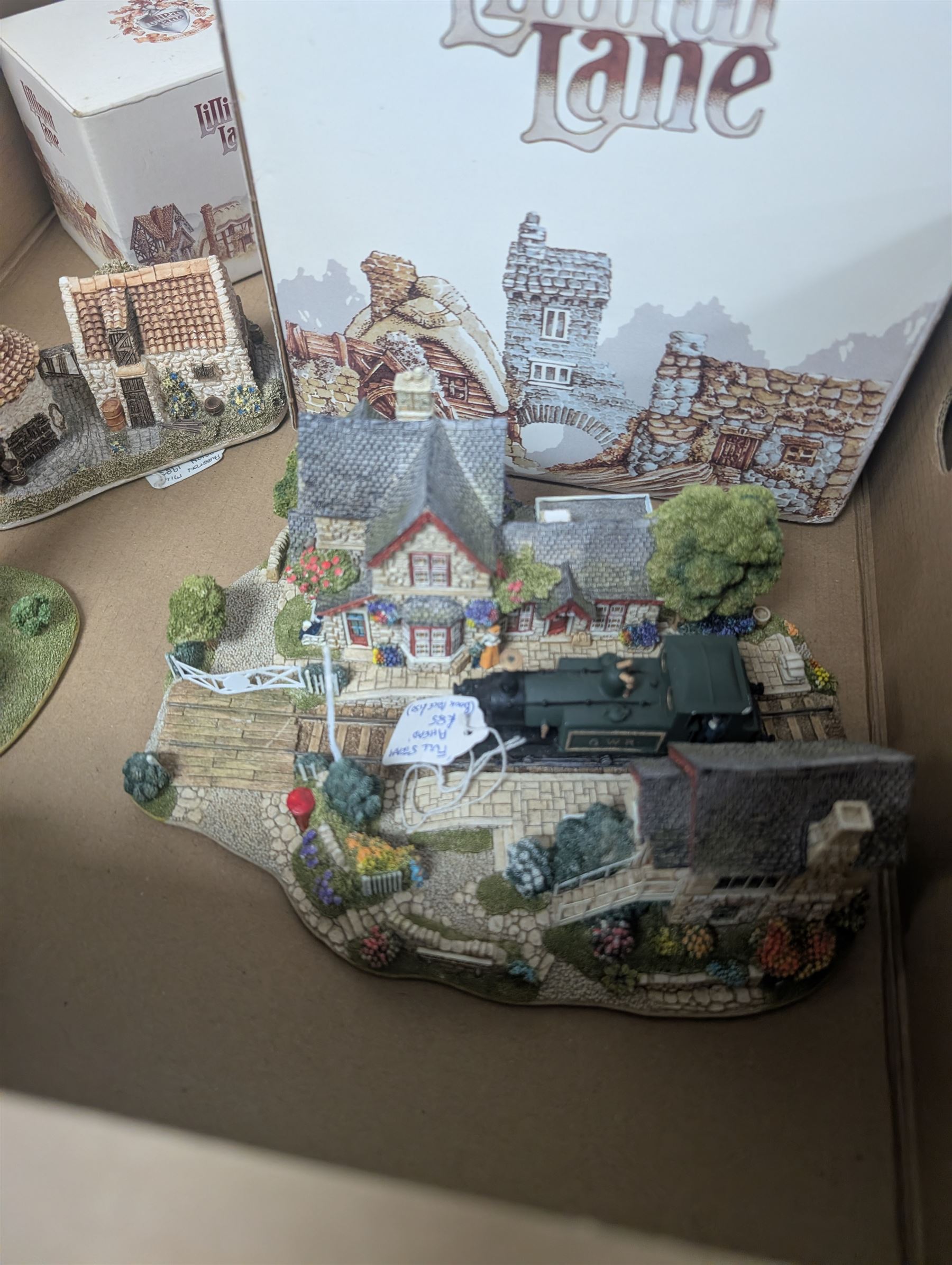 Collection of Lilliput Lane models, including Royal Oak Inn, Full Steam Ahead and Thatcher's Rest, five boxed