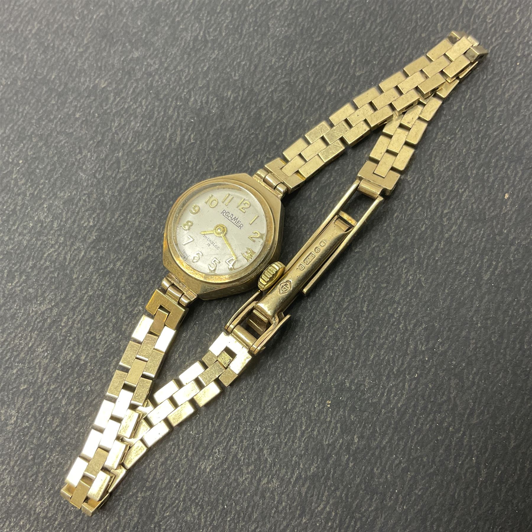Roamer ladies 9ct gold manual wind wristwatch, on 9ct gold bracelet