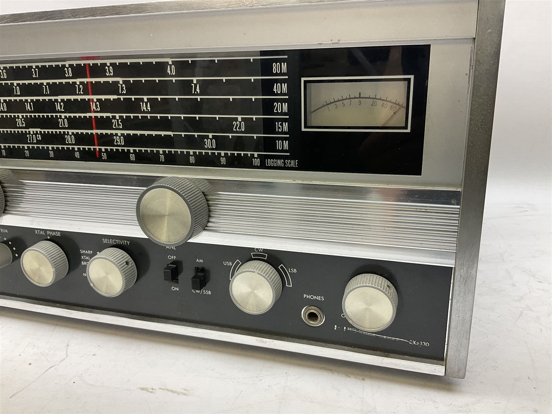 Late 1960s Hallicrafters SX-130 amateur communications receiver, in grey case, W49cm D25cm H20cm