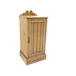 Edwardian satin walnut bedside cabinet, raised shaped back, single door, plinth base, W40cm, H86cm, D34cm