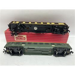 Hornby Dublo - ten passenger coaches including two Southern and four maroon BR Mk.I Passenger Coaches and four Pullman Cars (two x Aries, Car No.74 and Car No.79); together with two French SNCF HO Paris-Lille coaches; all but one unboxed (12)